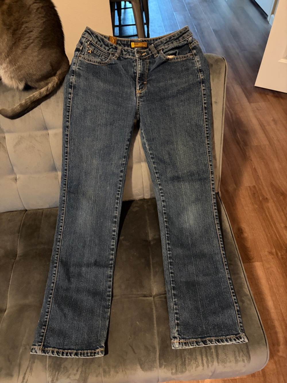 Aura Women's Dark Blue Straight Jeans